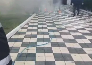 YUNANİSTAN’DA SEL SULARINA KAPANAN SÜRÜCÜ HAYATINI KAYBETTİ