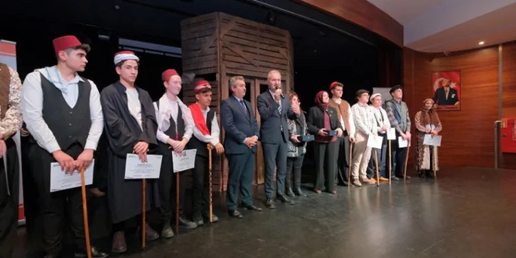 İnegöl’de genç meddahlar sahne aldı