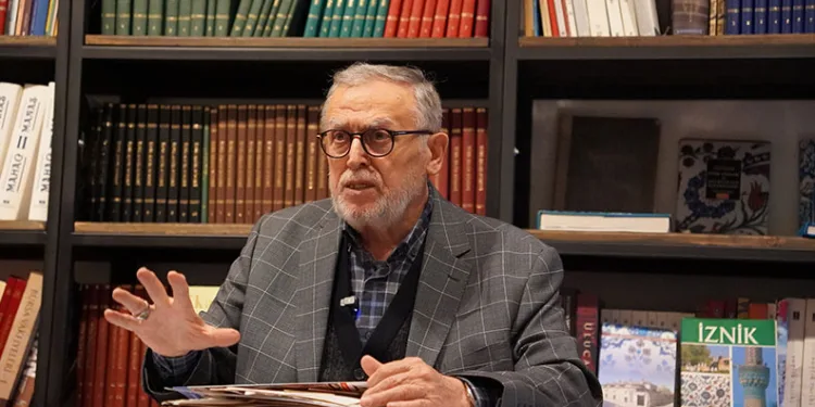 Bakanlıkta 23 yıl görev yapan Özen, İznik’ten kopamadı