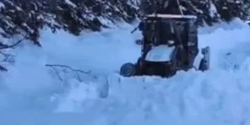 Artvin’de kar nedeniyle 130 köy yolunda ulaşım sağlanamıyor