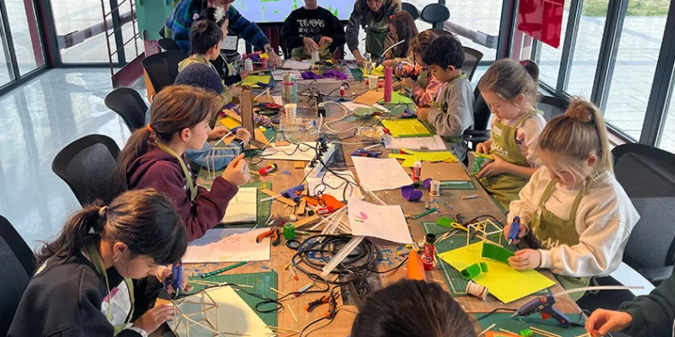 Nilüferli çocuklar hem eğleniyorlar, hem öğreniyorlar