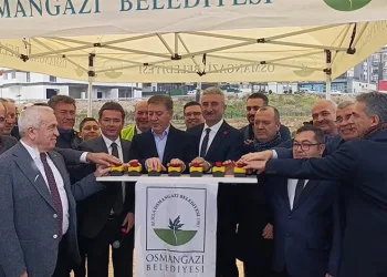 Osmangazi Demirtaş Sakarya Mahallesi’nde kapalı pazar alanının temeli atıldı