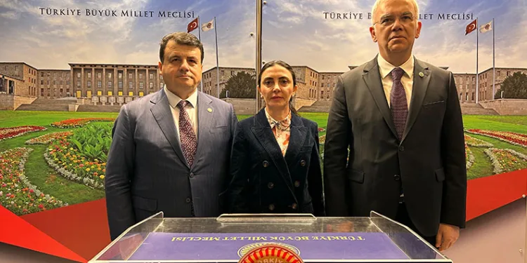 CHP’li vekillerden BBBUS hattı açıklaması