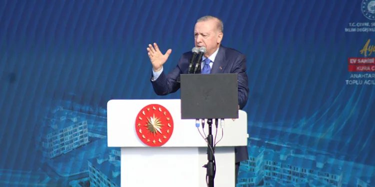 Erdoğan: “Bizimle laf değil, hizmet yarıştırın”