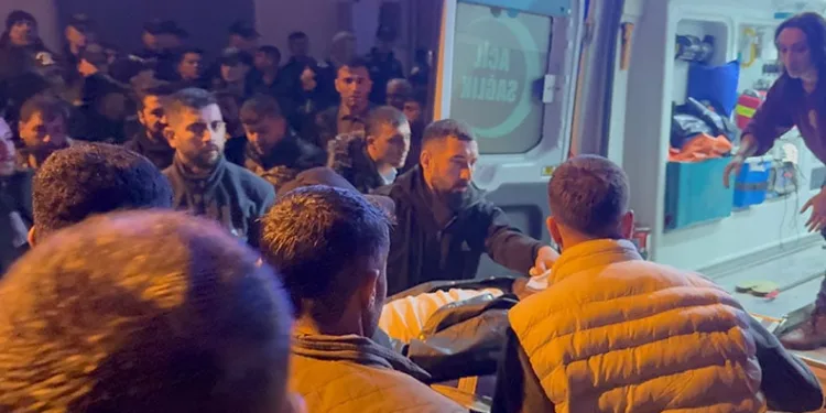 Havaya ateş açan komşu, gencin ölümüne neden oldu