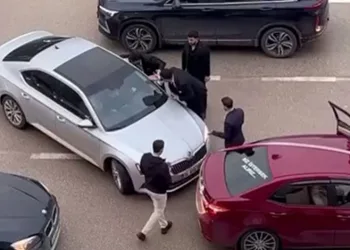 Bursa’da düğün konvoyunda gerginlik