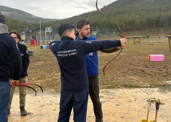 Doğayla iç içe yarıyıl tatili kampı