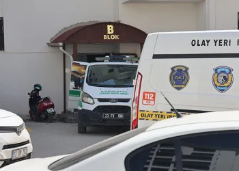 Evde eşi ile gördüğü adamı öldüren başkomisere 10 yıl hapis cezası