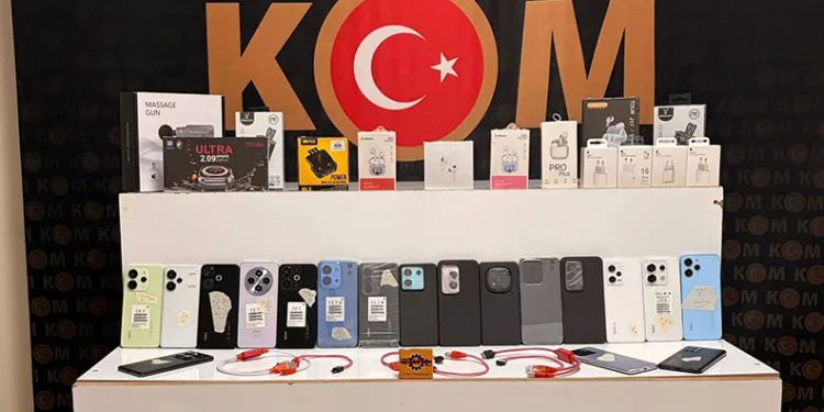 Çanakkale’de yanan araç bomba gibi patladı