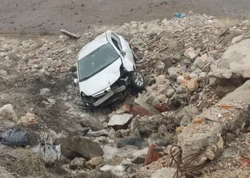 Diyarbakır’da feci kaza: Kamyonete çarptı, hayatını kaybetti