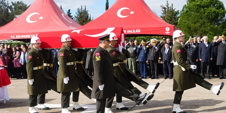 Şehit F-16 pilotunun cenazesi memleketine uğurlandı