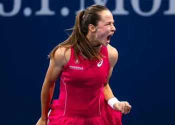 Milli tenisçi Sönmez çeyrek finalde