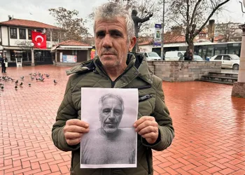 Epstein’e benzetilen adam çareyi Ankara’ya taşınmakla buldu