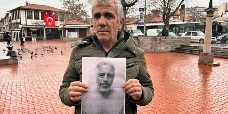 Epstein’e benzetilen adam çareyi Ankara’ya taşınmakla buldu