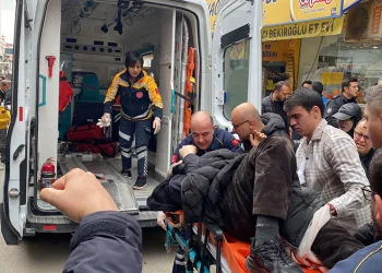 Diyarbakır’da feci kaza: Kamyonete çarptı, hayatını kaybetti