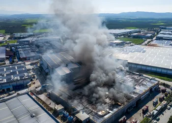 Tek katlı evde çıkan yangın söndürüldü