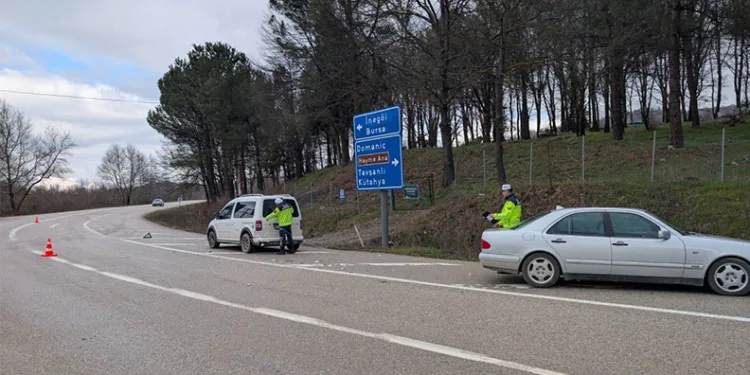 Bursa’da trafik kazası, 2 kişi yaralandı