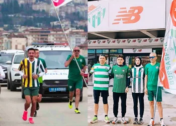 İlkokulda veliler kitap okuma yarışmasında ter döktü