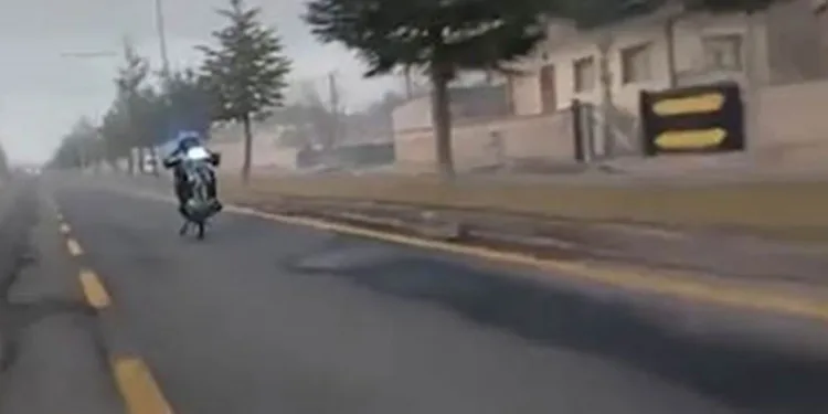 Çanakkale’de yanan araç bomba gibi patladı