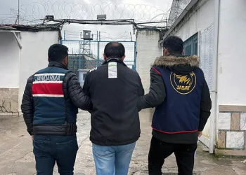 Suç örgütü operasyonunda gözaltına alınan 9 kişi adliyeye sevk edildi