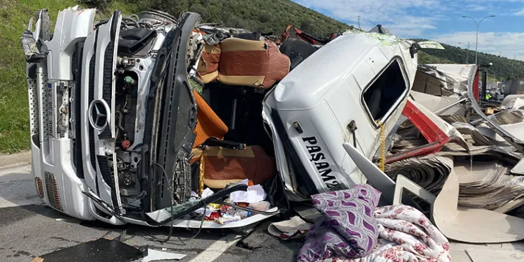 Teravih namazına giderken kazada hayatını kaybetti, kaza anı kamerada