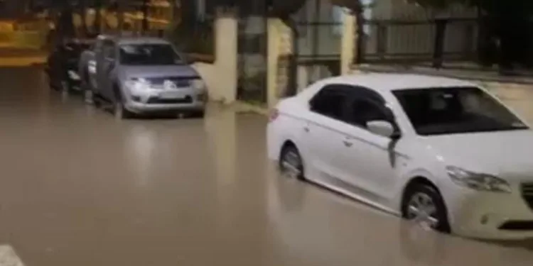 Bursa’da ehliyetsiz sürücü, park halindeki araçlara çarptı: 8 yaralı