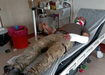 Çanakkale’de yanan araç bomba gibi patladı