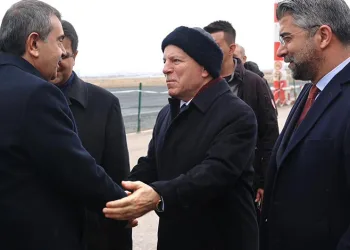 Uşak Belediyesi 14 tane yeni hizmet aracını bünyesine katarak araç filosunu genişletti