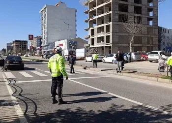 Teravih namazına giderken kazada hayatını kaybetti, kaza anı kamerada