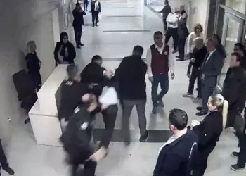 Tek katlı evde çıkan yangın söndürüldü