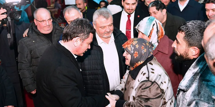 Başkan Erkan Aydın Ramazan Sokağı’nda vatandaşlarla buluştu