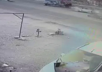 Diyarbakır’da feci kaza: Kamyonete çarptı, hayatını kaybetti