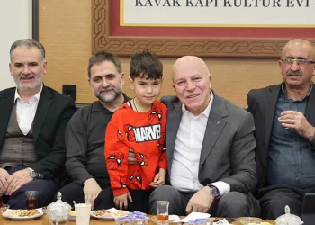 Uşak Belediyesi 14 tane yeni hizmet aracını bünyesine katarak araç filosunu genişletti