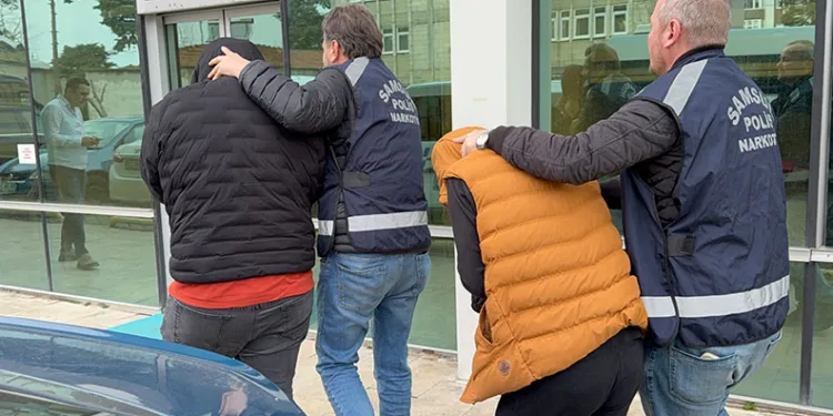 Suç örgütü operasyonunda gözaltına alınan 9 kişi adliyeye sevk edildi