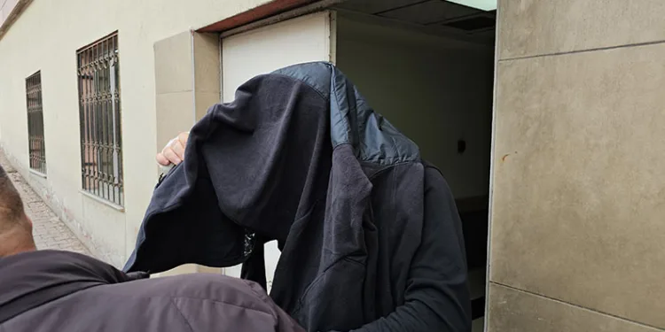 Suç örgütü operasyonunda gözaltına alınan 9 kişi adliyeye sevk edildi