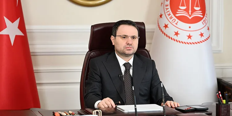 Akın Gürlek: Adımlarımızı kararlılıkla atıyoruz