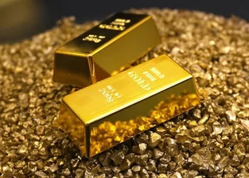 Altın zirveye yaklaştı