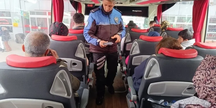 Zonguldak’ta rüşvetle araç muayenesi operasyonunda 11 şüpheli adliyede