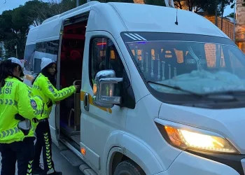 Görev yaptığı adliyede ölü bulunan güvenlik görevlisi gözyaşlarıyla uğurlandı