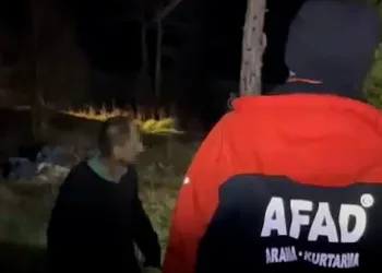 Görev yaptığı adliyede ölü bulunan güvenlik görevlisi gözyaşlarıyla uğurlandı