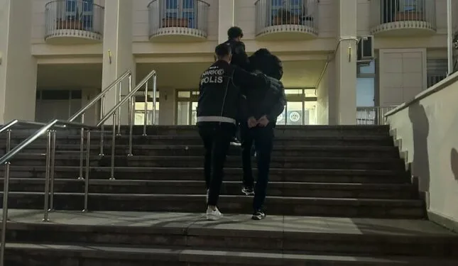 Görev yaptığı adliyede ölü bulunan güvenlik görevlisi gözyaşlarıyla uğurlandı