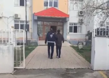 Görev yaptığı adliyede ölü bulunan güvenlik görevlisi gözyaşlarıyla uğurlandı