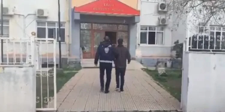 Görev yaptığı adliyede ölü bulunan güvenlik görevlisi gözyaşlarıyla uğurlandı