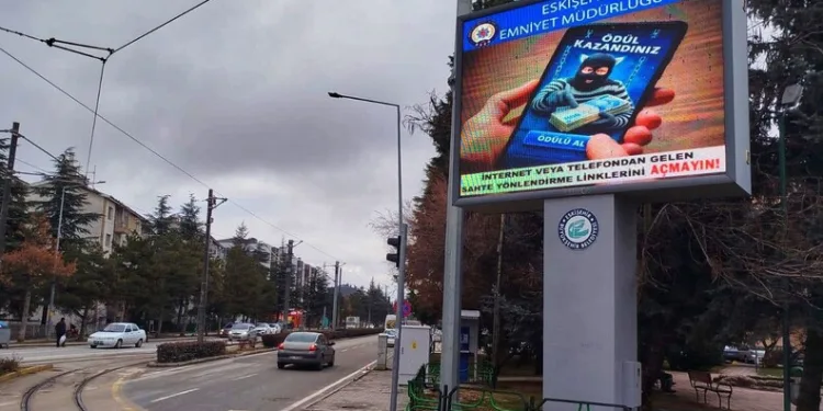 Jandarmanın iz takip köpeği “Salkım” kayıp şahıs için sahada