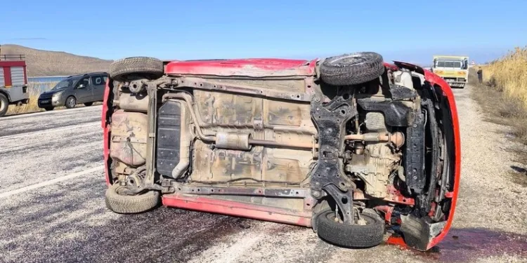 Hatay’da havalandırma boşluğuna düşen köpek kurtarıldı