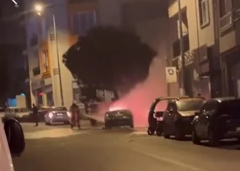 Çanakkale’de yanan araç bomba gibi patladı