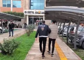 Çanakkale’de yanan araç bomba gibi patladı