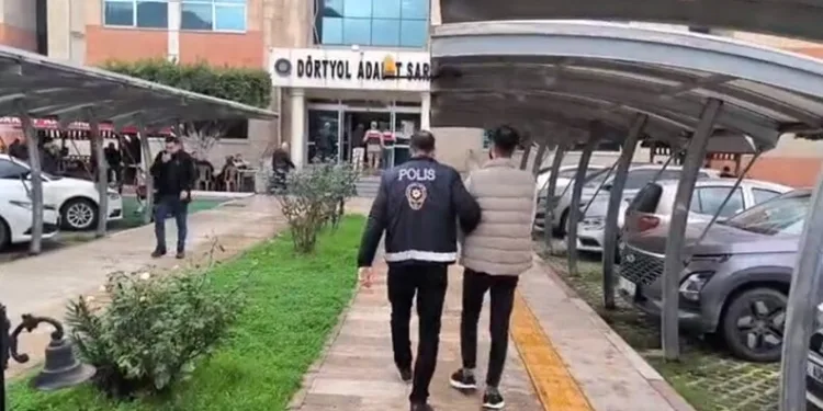 Çanakkale’de yanan araç bomba gibi patladı