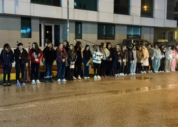 Çanakkale’de yanan araç bomba gibi patladı