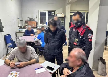 Çanakkale’de yanan araç bomba gibi patladı